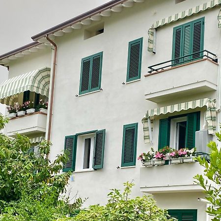 Apartament Domus Zoe Forte dei Marmi Zewnętrze zdjęcie